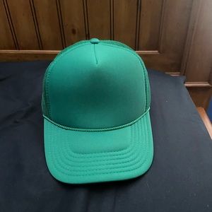 Trucker hat